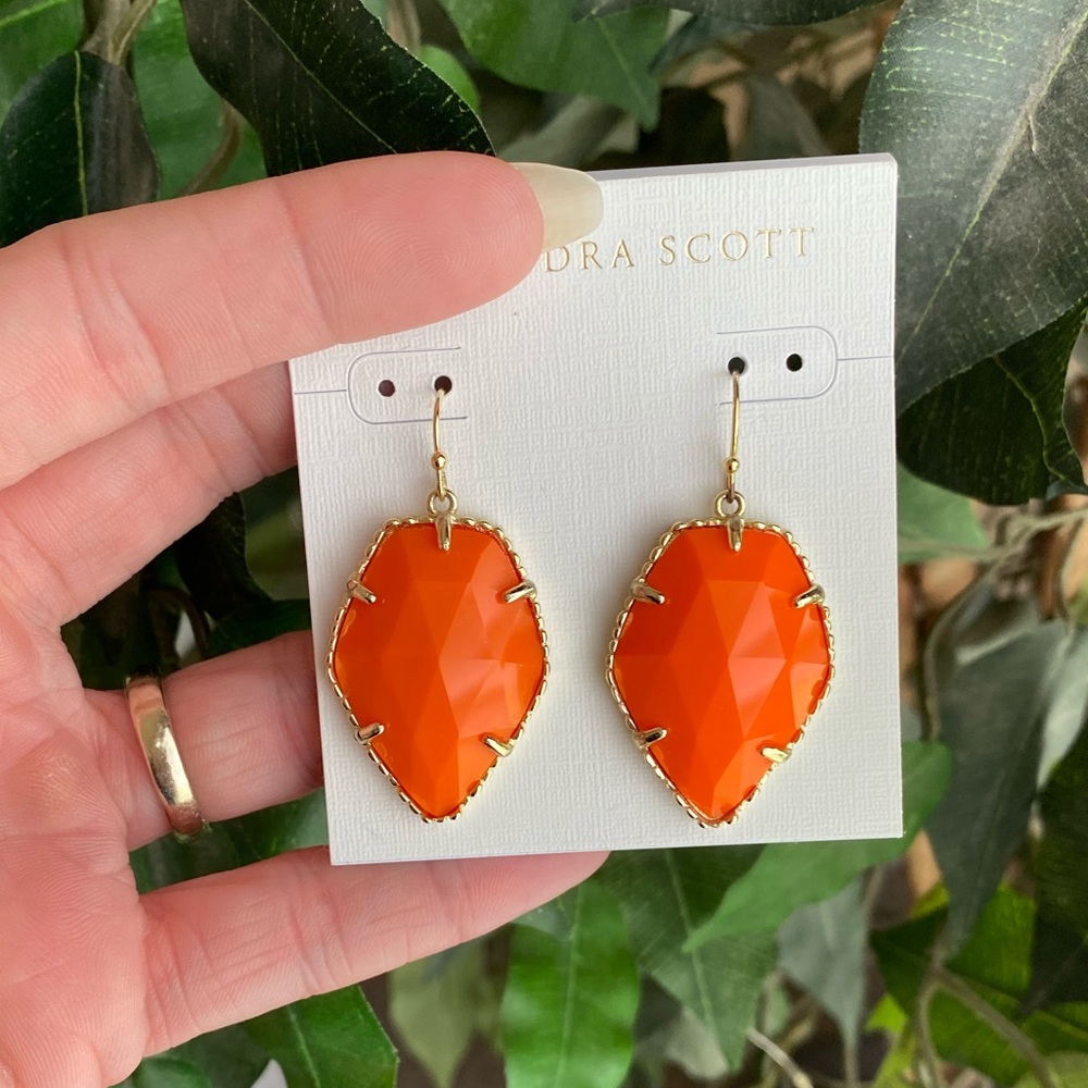 ISO Kendra Scott - Picture 5 of 5